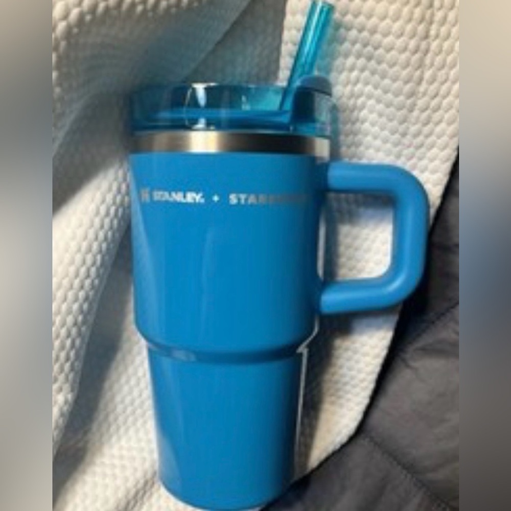 🩵 Stanley Starbucks Tiffany Blue 20z Tumbler New